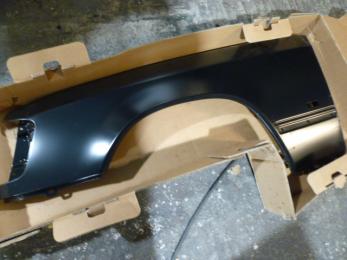 Kotflgel mit Blinkerausschnitt W124 OE